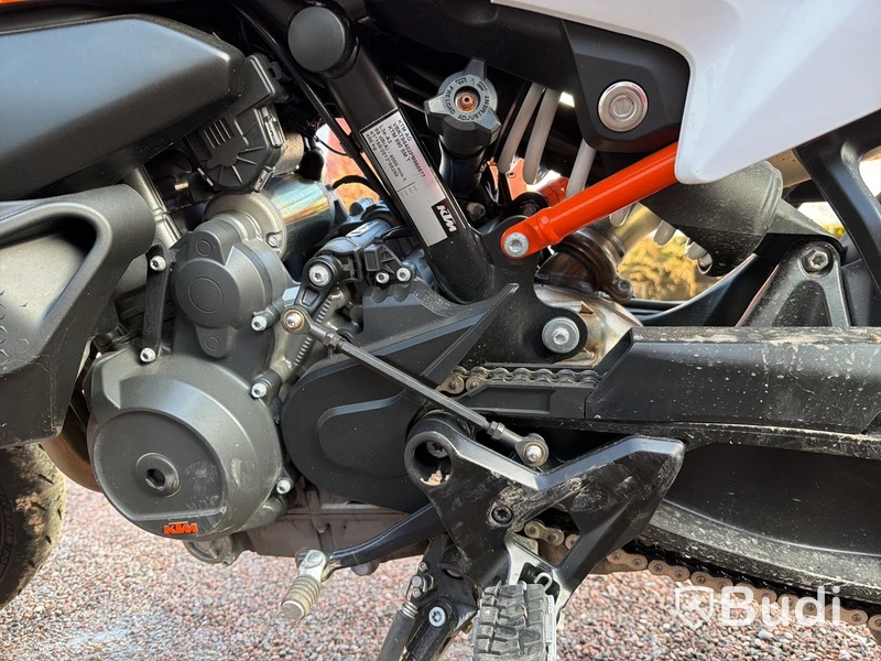 Motorcykel KTM 890 SMT -2023
