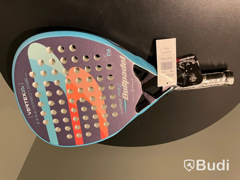 Padelracket Bullpadel - Vertex junior, 2022, ord. pris 495 kr