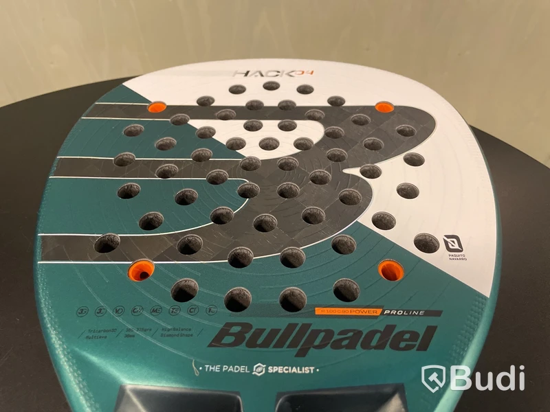 Padelracket Bullpadel Hack 04 Paquito, 2025, ord. pris 2495 kr
