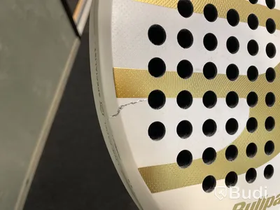 Parti med padelrackets Bullpadelserie Dam 24/25, nypris ca. 6300 kr
