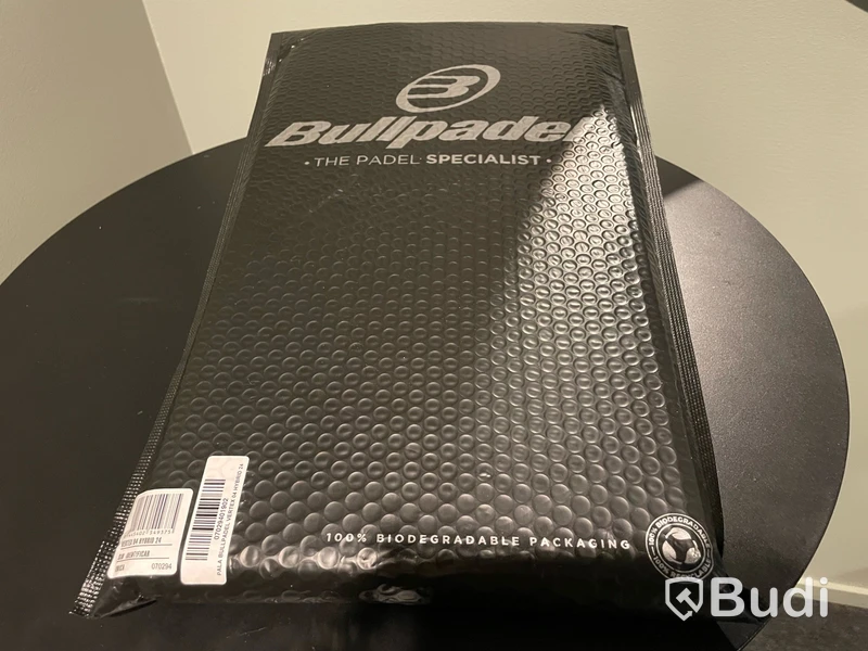 Padelracket Bullpadel - Vertex 04 Hybrid 2024, ord. pris 2695 kr