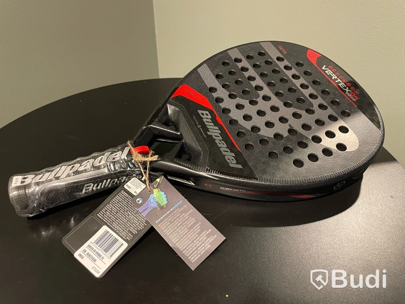 Padelracket Bullpadel - Vertex 04 Hybrid 2024, ord. pris 2695 kr