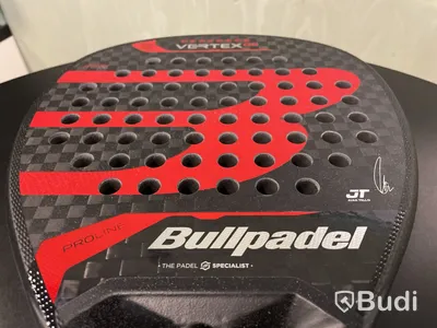 Padelracket Bullpadel Vertex 04 2024, ord. pris 2495 kr