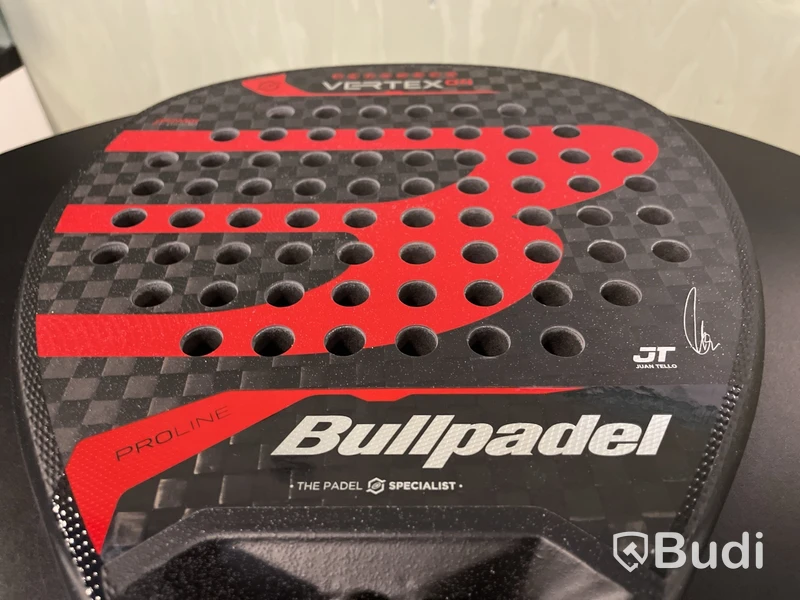 Padelracket Bullpadel Vertex 04 2024, ord. pris 2495 kr