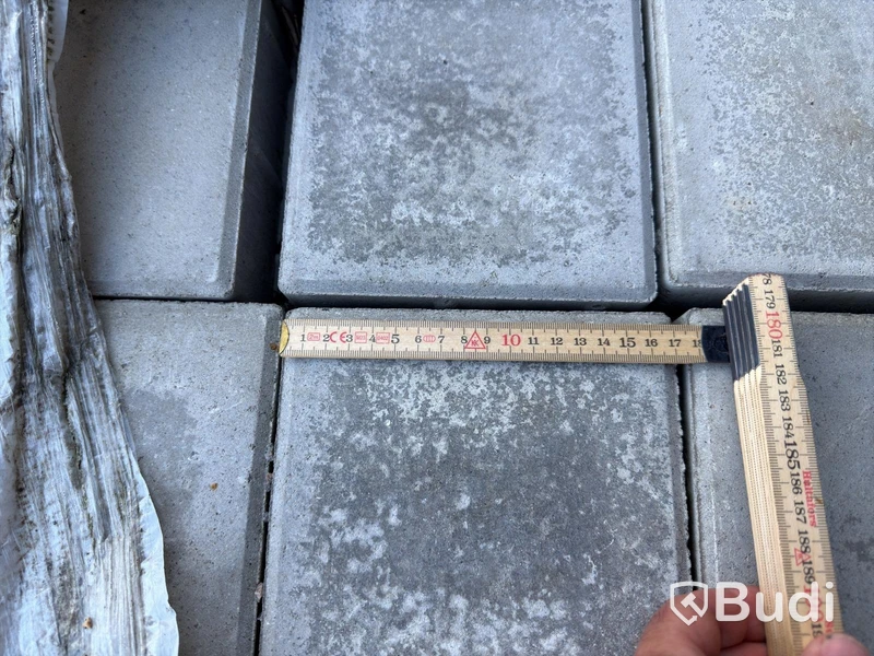 Lot of stone and garden paving slabs