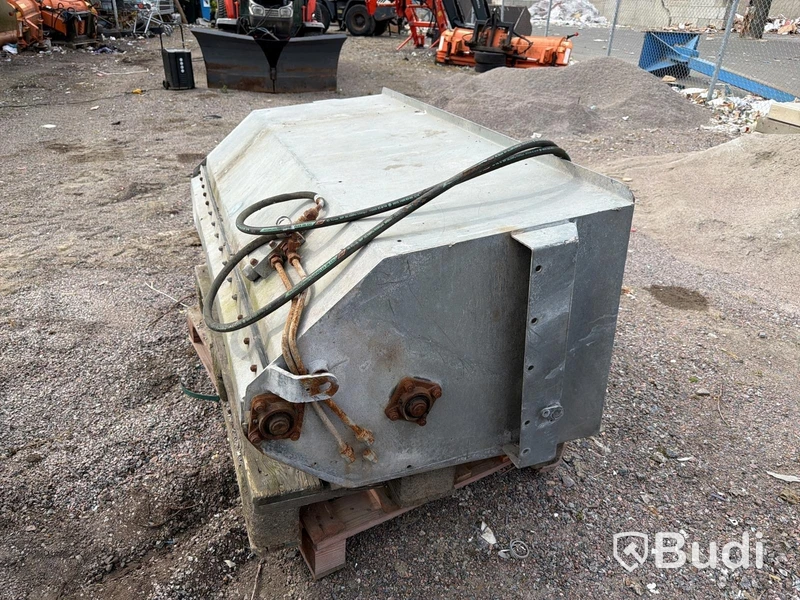 Sand spreader (repair project)