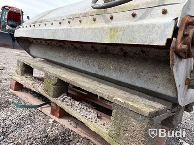 Sand spreader (repair project)