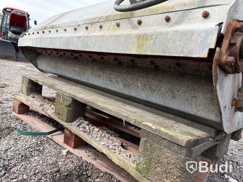 Sand spreader (repair project)