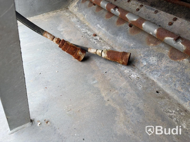 Sand spreader (repair project)