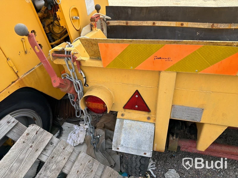 Truck-mounted sand spreader, Friggeråkers Verstäder