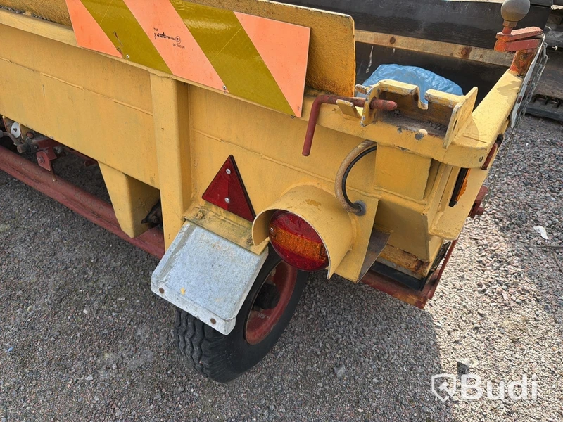 Truck-mounted sand spreader, Friggeråkers Verstäder