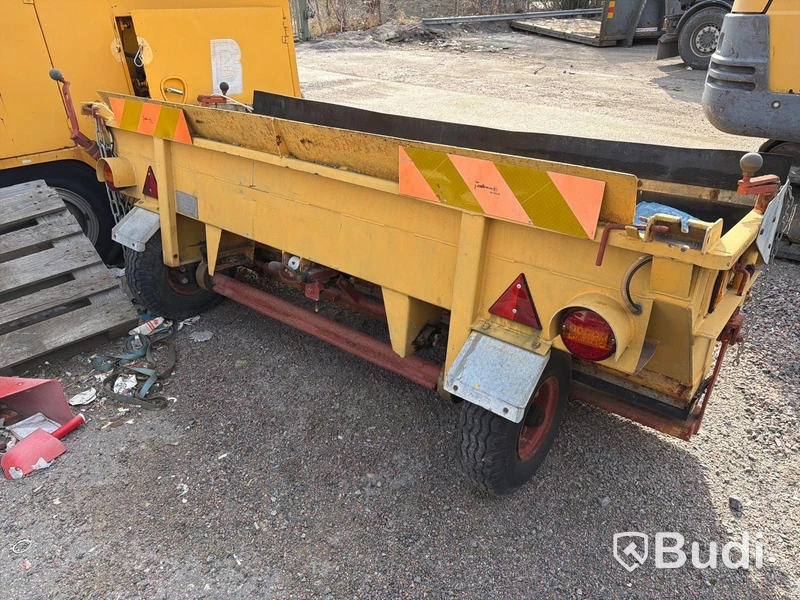 Truck-mounted sand spreader, Friggeråkers Verstäder