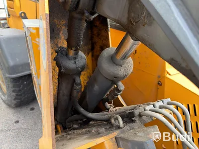 Wille 455B implement carrier, 2006, with sweeper roller