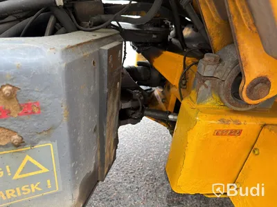 Wille 455B implement carrier, 2006, with sweeper roller