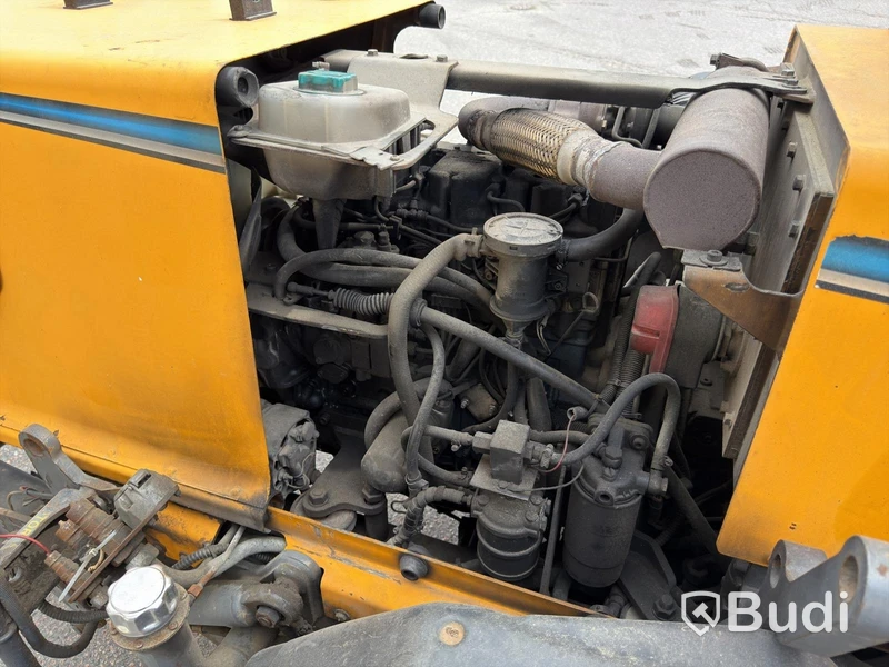 Wille 455B implement carrier, 2006, with sweeper roller