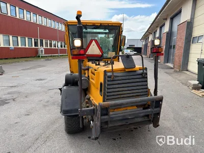 Wille 455B implement carrier, 2006, with sweeper roller