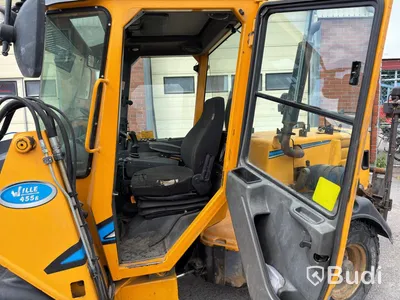 Wille 455B implement carrier, 2006, with sweeper roller