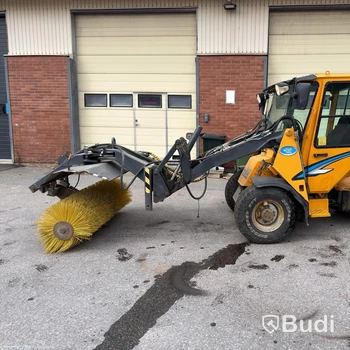 Wille 455B implement carrier, 2006, with sweeper roller