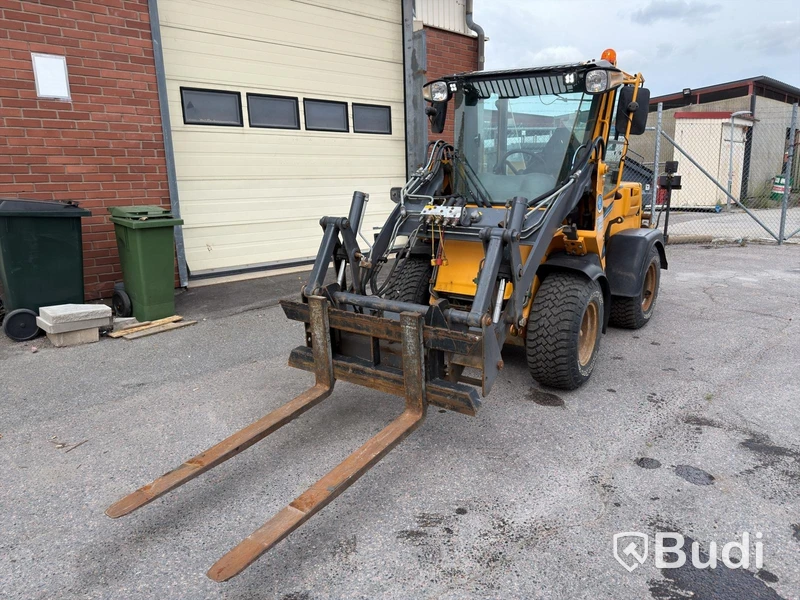 Wille 355B tool carrier - 2007, with forks