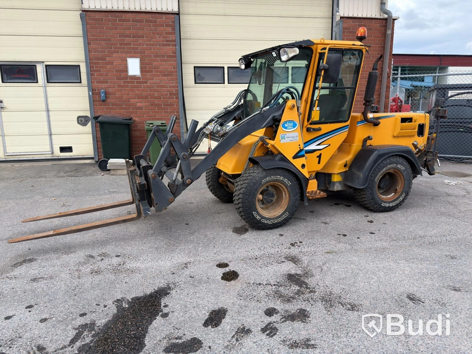 Wille 355B tool carrier - 2007, with forks