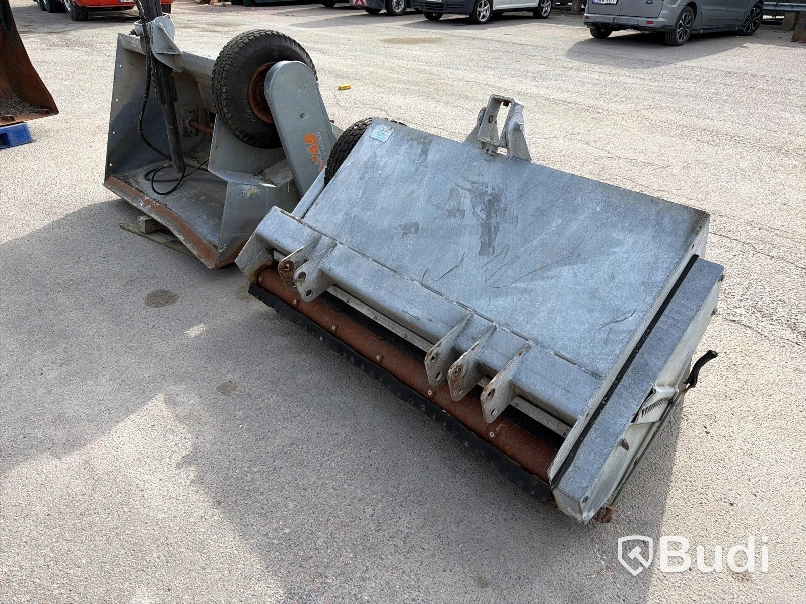 2 sand spreaders, Fjärås (repair project)