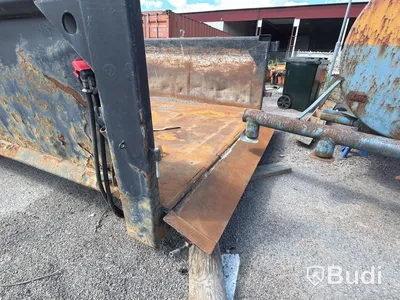Hooklift body