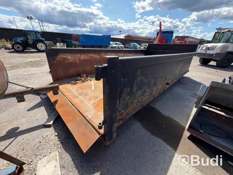 Hooklift body