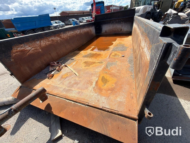Hooklift body