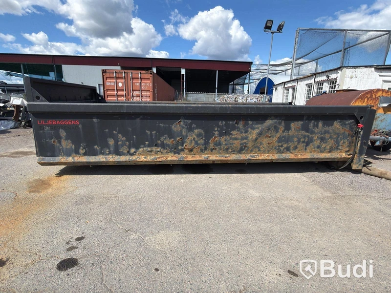 Hooklift body