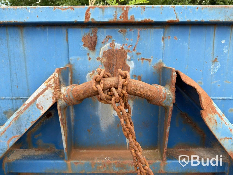 Hooklift body