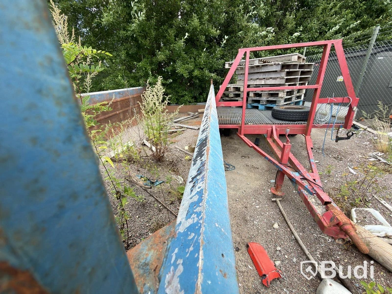 Hooklift body