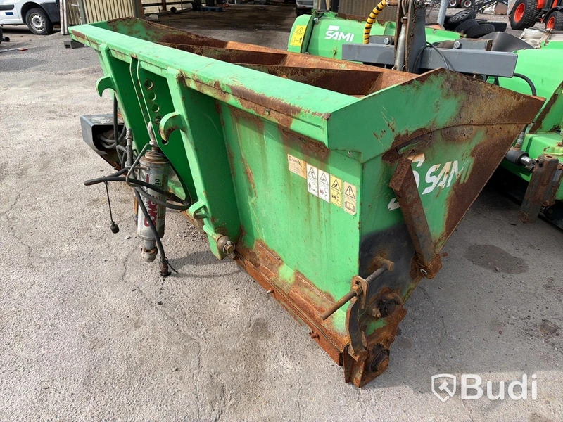 V-plough & Sami Sand Spreader