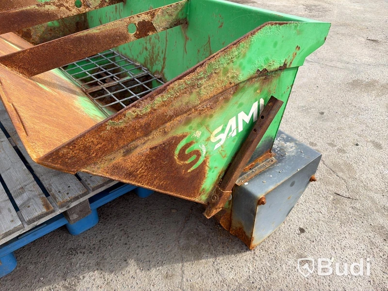 V-plough & Sami Sand Spreader
