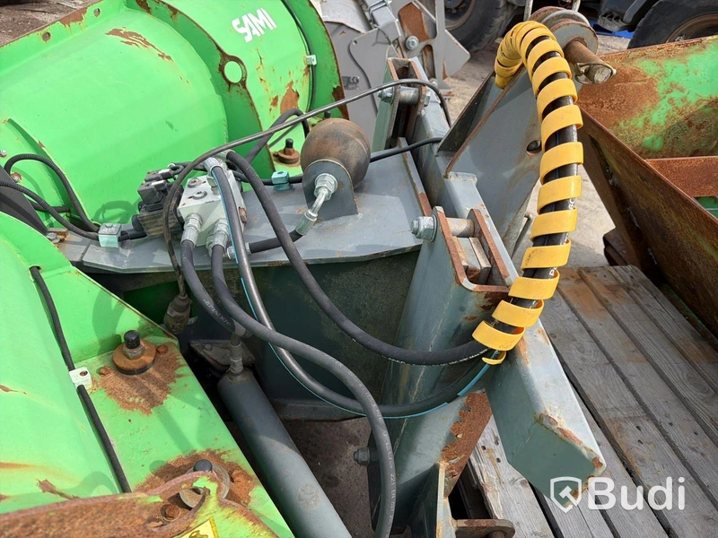 V-plough & Sami Sand Spreader