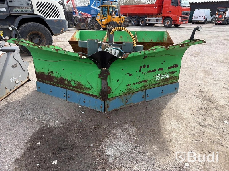 V-plough & Sami Sand Spreader