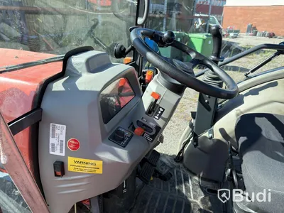 Kubota L5740 med lastare, sandspridare, plog m.m. -2013