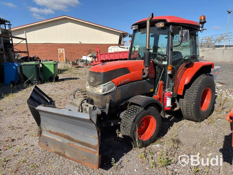 Kubota L5740 med lastare, sandspridare, plog m.m. -2013