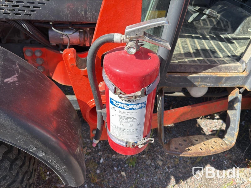 Kubota L5740 med lastare, sandspridare, plog m.m. -2013