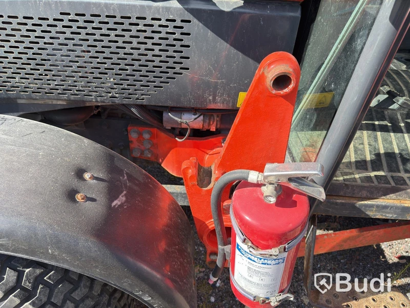 Kubota L5740 med lastare, sandspridare, plog m.m. -2013