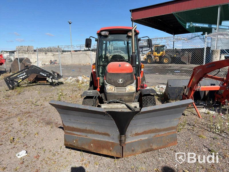 Kubota L5740 med lastare, sandspridare, plog m.m. -2013
