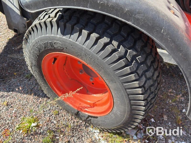 Kubota L5740 med lastare, sandspridare, plog m.m. -2013
