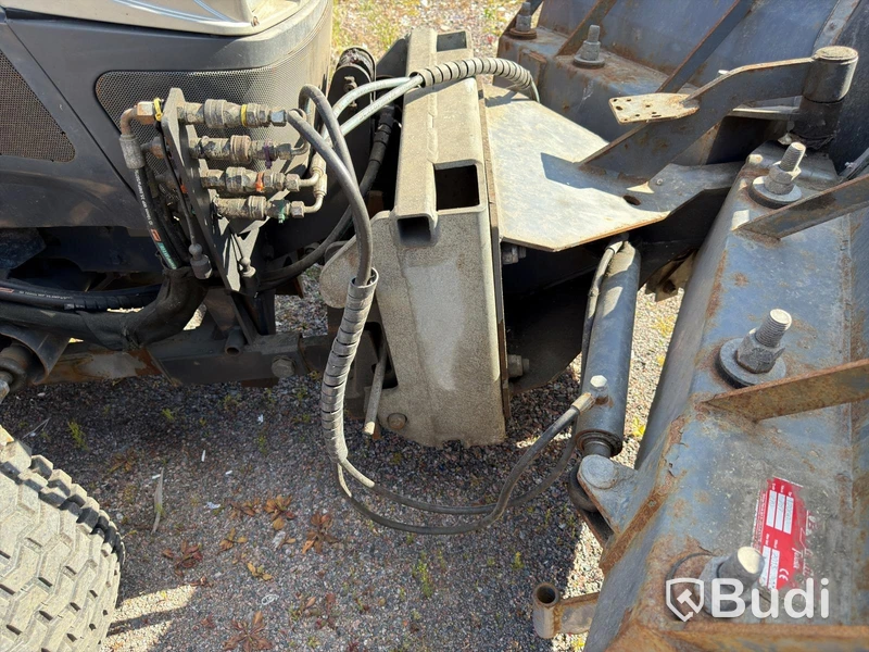 Kubota L5740 med lastare, sandspridare, plog m.m. -2013