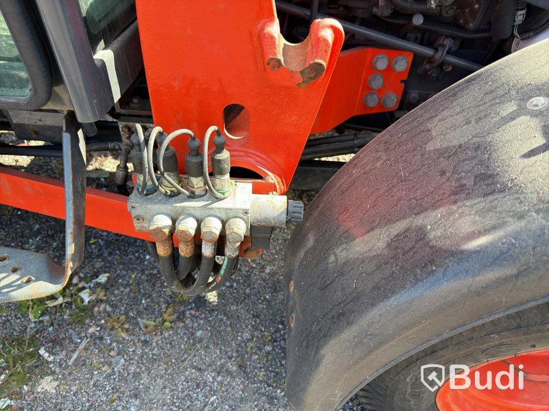Kubota L5740 med lastare, sandspridare, plog m.m. -2013