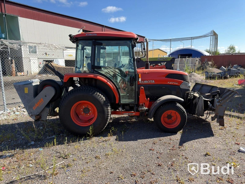Kubota L5740 med lastare, sandspridare, plog m.m. -2013
