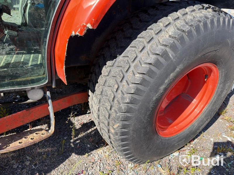 Kubota L5740 med lastare, sandspridare, plog m.m. -2013