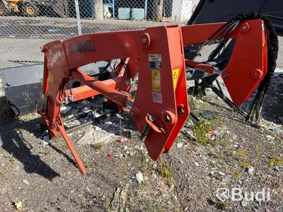 Kubota L5740 med lastare, sandspridare, plog m.m. -2013