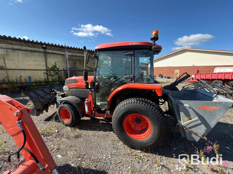 Kubota L5740 med lastare, sandspridare, plog m.m. -2013
