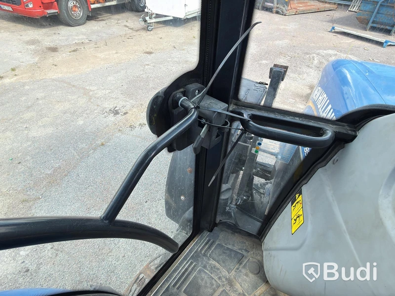 New Holland JN TD5 85 with loader - 2013 (Repair item)