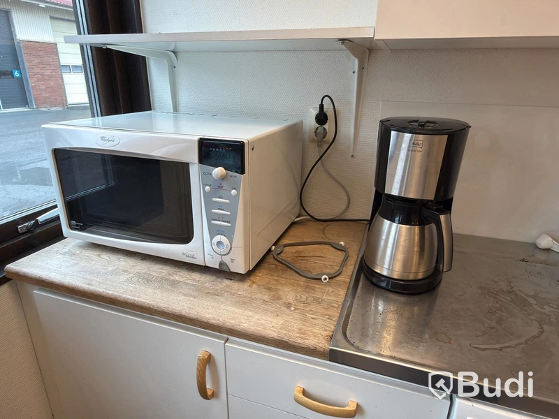Dining room furniture, 40-inch TV, etc.