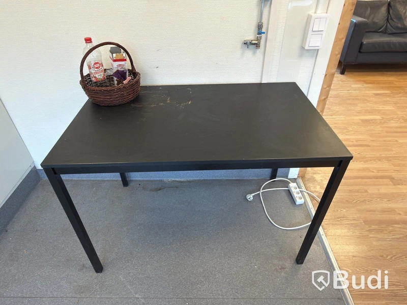 Dining room furniture, 40-inch TV, etc.